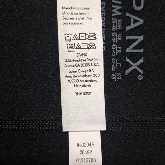 SPANX Women's Every Wear Bike Shorts With Small Pocket Very Black Size Medium - Picture 12 of 16